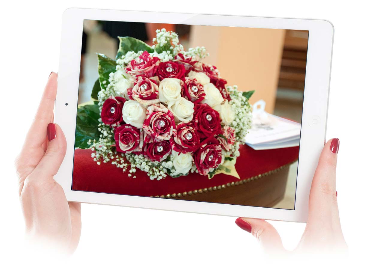 bouquet sposa rose bianche e rosse